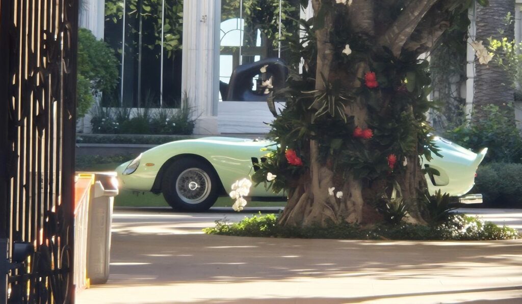 Un șofer de Uber a fotografiat într-o cursă obișnuită un Ferrari unic de 35.000.000 de dolari: „Pur și simplu ireală”