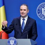 Guvernul Bolojan scoate 10 miliarde din Trezorerie pentru primării înainte de moțiune