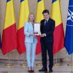 Nadia Comăneci primește cea mai înaltă distincție a statului român, Ordinul Naţional „Steaua României” în grad de Mare Cruce, conferită de președintele Nicușor Dan