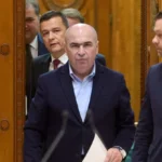 „Moțiunea va trece cu mai multe voturi decât numărul de semnături”. Negocierile pentru moțiunea de cenzură împotriva Guvernului Bolojan au intrat pe ultima sută de metri – Aleph News
