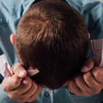 Cum a ajuns un bărbat care a câștigat 5.600.000 de euro la loto să piardă tot și să devină dator