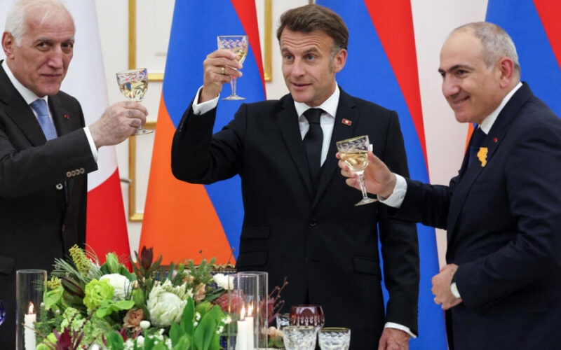 Macron a cântat o melodie în timpul unei cine oficiale