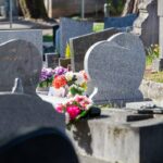 O familie din Slovacia a încremenit la cimitir când a auzit sunete ciudate din mormânt. Ce au descoperit când au deschis sicriul
