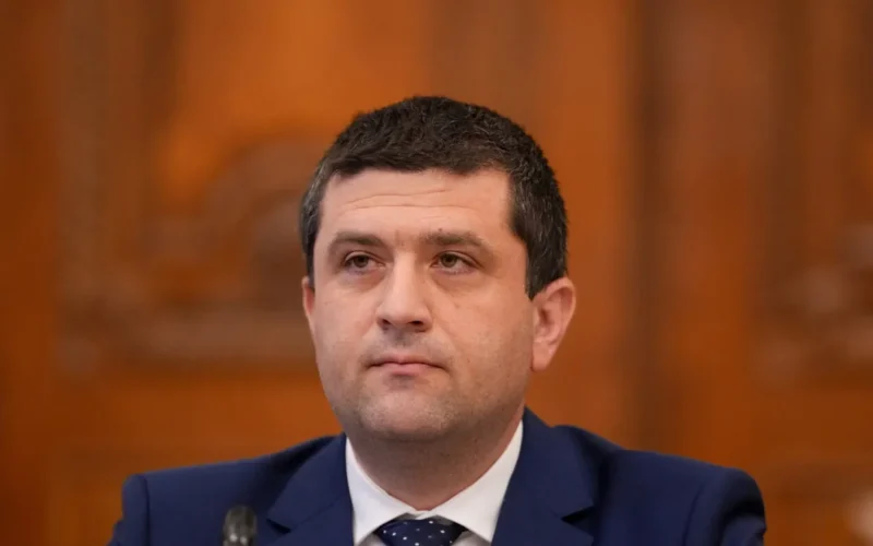 Radu Miruță s-a întâlnit cu suporterii Stelei. Anunț despre dreptul de promovare