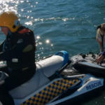 Scene incredibile: un câine a fost luat de valuri și a înotat 800 de metri până pe o insulă: salvatorii au fost uimiți de rezistența lui