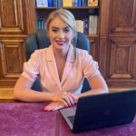 Avocata Silvia Uscov demisionează din AUR: „Am descoperit că nu suntem animați de aceleași valori”