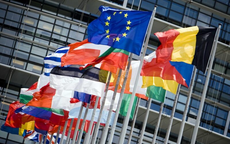 Statele membre iau în considerare „dezmembrarea” serviciului diplomatic al Uniunii Europene
