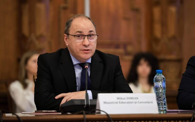 „La cum e sistemul la noi, n-o să mai vrea nimeni să fie profesor”