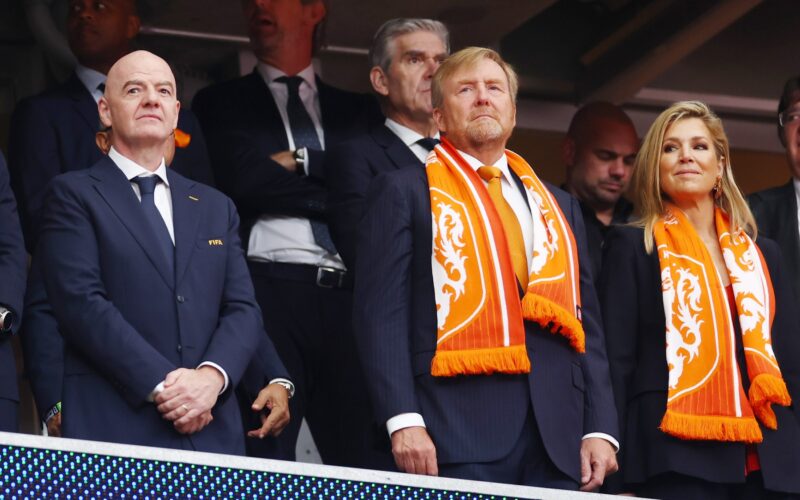 Ce s-a întâmplat la Olanda – Suedia 5-1 când pe ecran au apărut Gianni Infantino și Regele Willem Alexander
