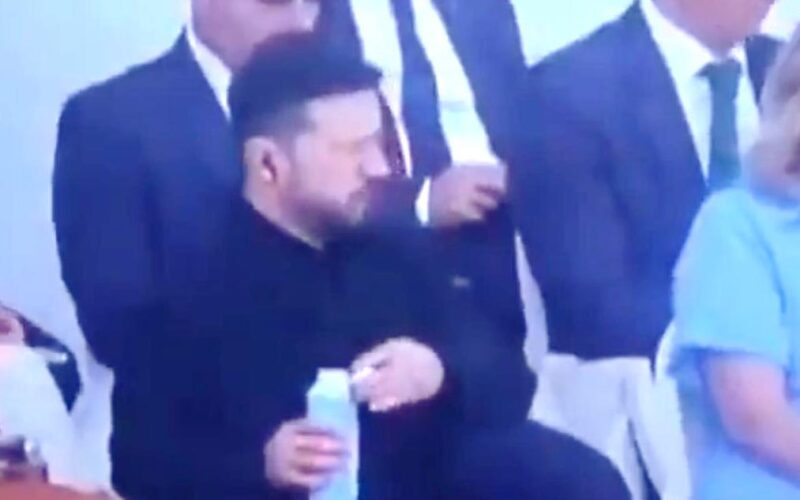 Ironii la adresa lui Zelenski după un gest făcut la parada de Ziua Franţei. „A amânat aderarea Ucrainei cu 15 ani”