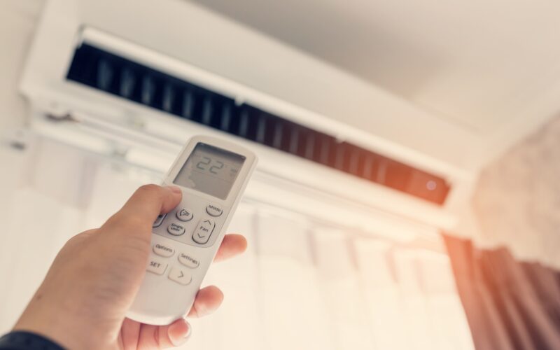 Ce bacterii se ascund în aparatul de aer condiționat. Beatrice Mahler: „Risc real de îmbolnăvire”. Curățarea aparatelor duce și la scăderea facturilor de energie