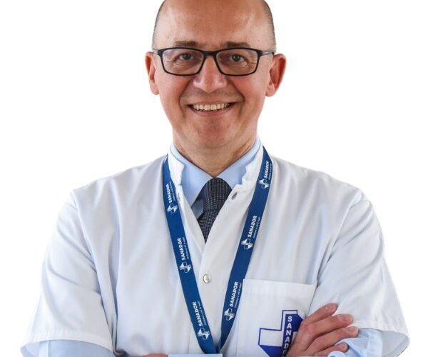 Dr. Radu Mihai, chirurg endocrin la Oxford: „Este de așteptat ca jumătate din adulți să aibă noduli tiroidieni la ecografie, dar majoritatea sunt benigni“