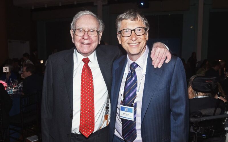 Warren Buffett oprește donațiile către Fundația lui Bill Gates, după aproape 20 ani, în urma acuzațiilor legate de pedofilul Jeffrey Epstein