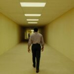 Vrei să vizitezi un loc care nu există pe nicio hartă? Milioane de utilizatori explorează și construiesc universul fictiv „Backrooms”