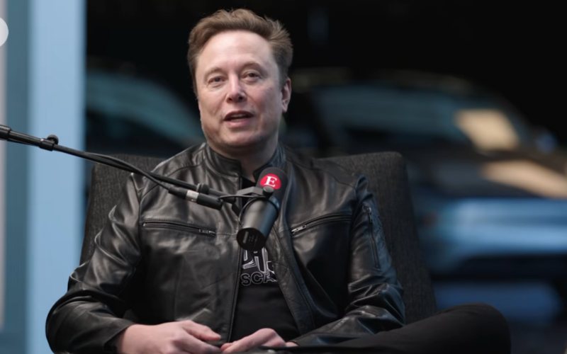 Elon Musk preconizează că inteligența artificială ar putea depăși inteligența umană în 5 ani