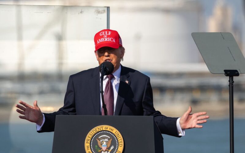 Trump amenință Iranul cu represalii după moartea a trei militari americani. Teheranul avertizează SUA cu „repercusiuni” dacă atacă insula Kharg