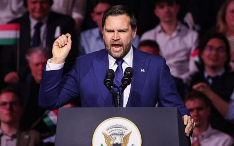 JD Vance și șeful Statului Major, generalul Dan Caine, au avertizat asupra riscurilor unei escaladări militare împotriva Iranului – Aleph News JD Vance și șeful Statului Major, generalul Dan Caine, au avertizat asupra riscurilor unei escaladări militare împotriva Iranului – Aleph News