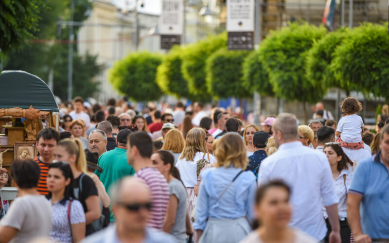 Se schimbă legislația imigrărilor din august 2026. Cum vor putea firmele să aducă muncitori din afara UE