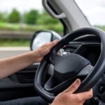 Rutina din trafic care te lasă fără permis. Cele 5 reguli de bază pe care șoferii români nu le respectă aproape niciodată