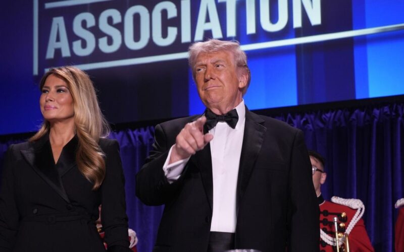 Trump revine în fața presei la dineul de la Casa Albă