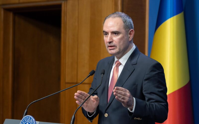Ministrul Alexandru Nazare anunţă că România a trecut și actualul test de rating al agenției S&P, evitând retrogradarea în Junk! Ministrul Alexandru Nazare anunţă că România a trecut și actualul test de rating al agenției S&P, evitând retrogradarea în Junk!